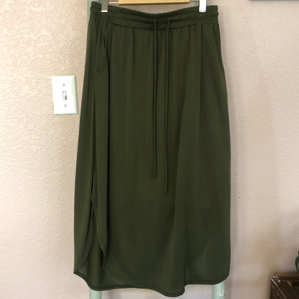 Women’s Midi Skirt
